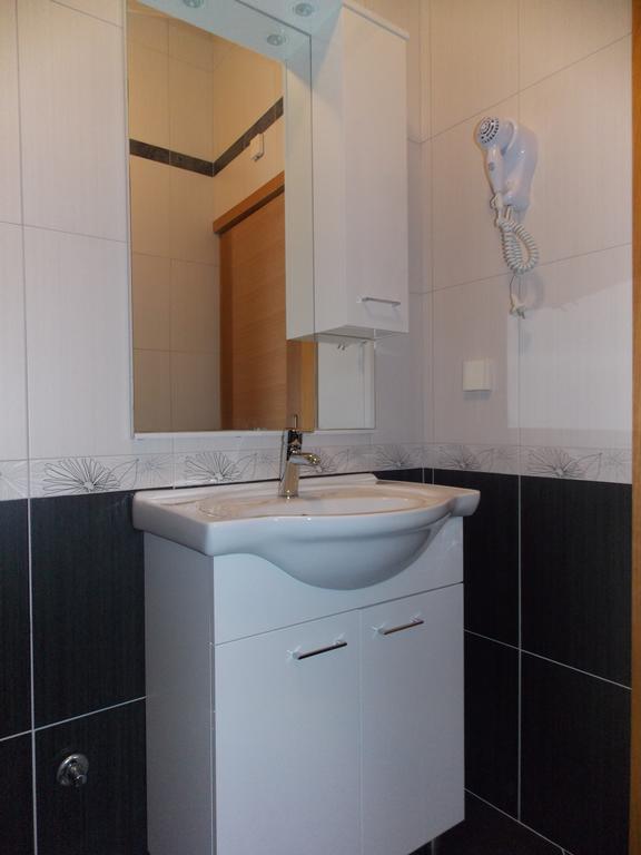 Apartmani Adriatic Ana Novalja Εξωτερικό φωτογραφία