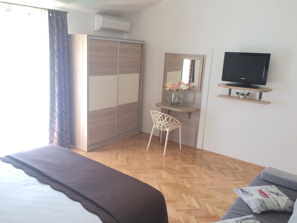 Apartmani Adriatic Ana Novalja Εξωτερικό φωτογραφία
